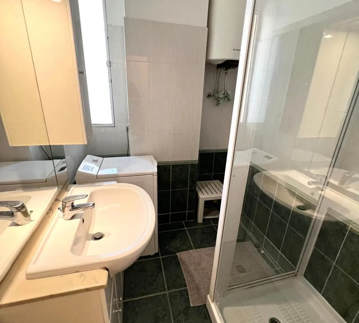Juan Les Pins Centre Ville - 4 Personnes - Dernier Etage Antibes