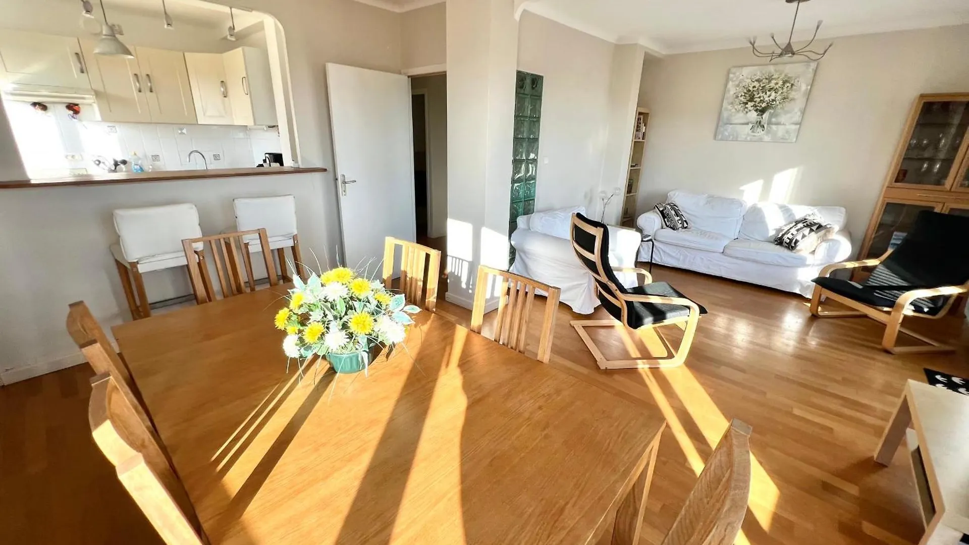 Apartment Juan Les Pins Centre Ville - 4 Personnes - Dernier Etage Antibes France
